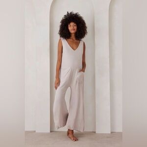 Chic Beige Sleeveless Jumpsuit